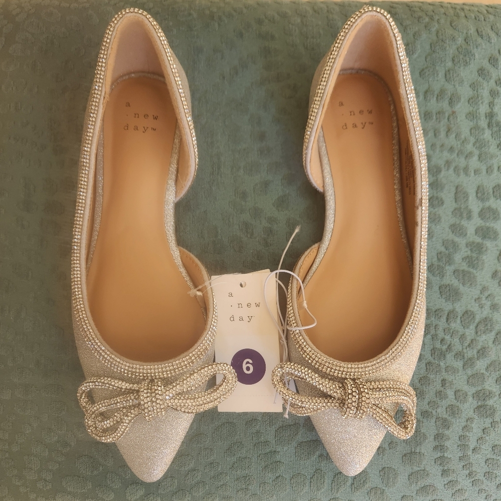 Sparkly ballet flats with bow